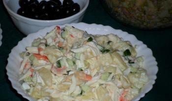 Салат с ананасами консервированными