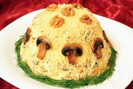 Салат с грибами и сыром